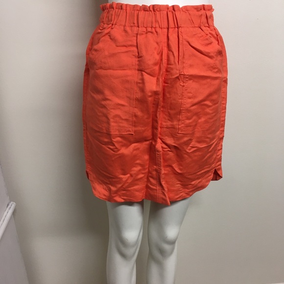 New Banana Republic skirt. - Picture 3 of 6